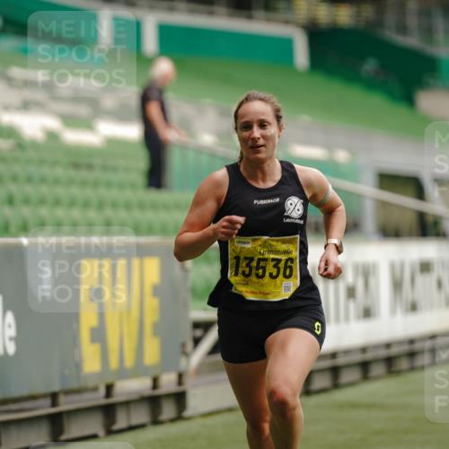 13.09.2026 - 21. swb-Marathon Bremen Michael Burmester http://msf.ph/oto/10427100 13.09.2026 10:17:49 Laufen im Stadion 10597, 12272, 12457, 12458, 13501, 13504, 13510, 13515, 13517, 13522, 13533, 13536, 13542, 13543, 13547, 13554, 13561, 13567, 13569, 13571, 13572, 13576, 13579, 13582, 13602, 13603, 13604, 13623, 13630, 13635, 13643 meine-sportfotos.de