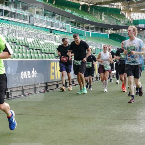 13.09.2026 - 21. swb-Marathon Bremen Michael Burmester http://msf.ph/oto/10427142 13.09.2026 13:25:33 Laufen im Stadion 202, 213, 294, 505, 530, 543, 548, 645, 723, 739, 752, 815, 818, 966, 1283, 1410, 1443, 1459, 1463, 1471, 1473, 1487, 1491, 1504, 1515, 1530, 1561, 1618, 1744, 1828, 1830, 1953, 2058, 2059, 2095, 2211, 2267, 2271, 2298, 2308, 2312, 2323, 2354, 2382, 2384, 2483, 2497, 2506, 2508, 2554, 2558, 2571, 2591, 2592, 2644, 2656, 2675, 2752, 2762, 2776, 2833, 2878, 2896, 2970, 2981, 3005, 3047, 3062, 3097, 3142, 3172, 3211, 3259, 3298, 3306, 3329, 3359, 3381, 3390, 3433 meine-sportfotos.de