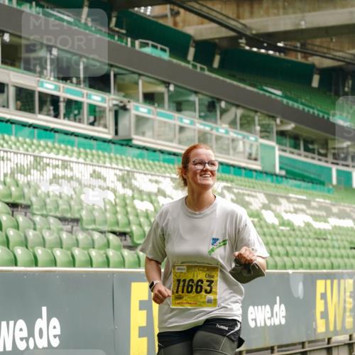 13.09.2026 - 21. swb-Marathon Bremen Michael Burmester http://msf.ph/oto/10427147 13.09.2026 10:50:48 Laufen im Stadion 10533, 10534, 10573, 10627, 10650, 10667, 10710, 11031, 11195, 11266, 11352, 11496, 11712, 11780, 11807, 12377, 12408, 12440, 12535, 10161, 10264, 10292, 10349, 10535, 10732, 10895, 10925, 10933, 10970, 11104, 11262, 11296, 11423, 11443, 11457, 11529, 11530, 11546, 11573, 11579, 11639, 11663, 11675, 11698, 12083, 12157, 12340, 12444, 12472 meine-sportfotos.de