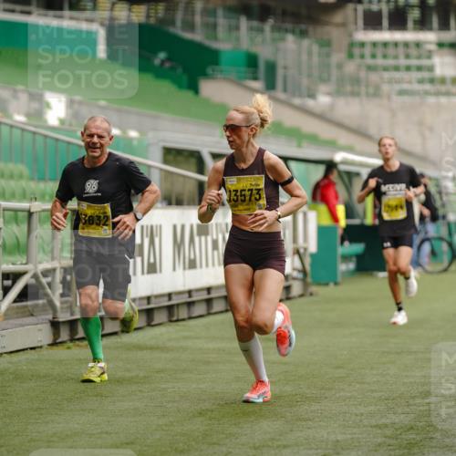 13.09.2026 - 21. swb-Marathon Bremen Michael Burmester http://msf.ph/oto/10427181 13.09.2026 10:17:57 Laufen im Stadion 10597, 12457, 12458, 13501, 13504, 13510, 13515, 13517, 13522, 13533, 13536, 13542, 13543, 13554, 13561, 13564, 13567, 13569, 13571, 13572, 13573, 13576, 13579, 13582, 13602, 13603, 13604, 13623, 13630, 13632, 13635, 13639, 13643, 13525 meine-sportfotos.de