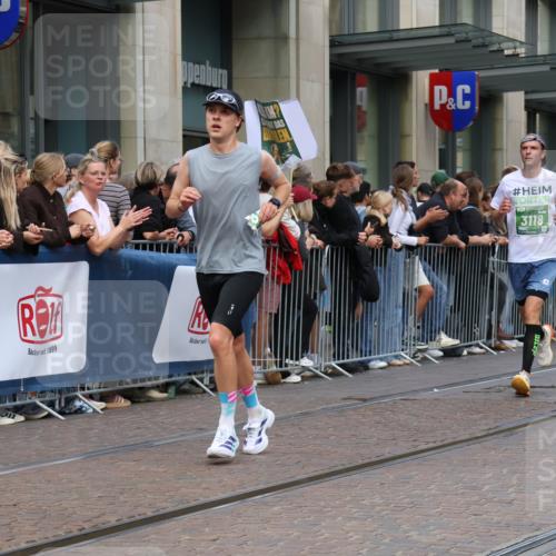 13.09.2026 - 21. swb-Marathon Bremen Strokosch-Dieckow http://msf.ph/oto/10427184 13.09.2026 13:07:02 Ziel 1540, 1863, 2706, 3043, 3118, 4743, 4808, 6053, 7636, 7876, 8060, 8098, 8467, 8980, 9927, 521, 749, 1009, 3127, 3794, 3973, 4574, 5238, 6784, 6951, 8580, 8888, 9708 meine-sportfotos.de