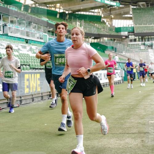 13.09.2026 - 21. swb-Marathon Bremen Michael Burmester http://msf.ph/oto/10427197 13.09.2026 13:02:25 Laufen im Stadion 150, 282, 318, 440, 531, 722, 930, 936, 946, 1006, 1014, 1067, 1163, 1250, 1436, 1448, 1460, 1582, 1611, 1896, 2033, 2047, 2062, 2276, 2292, 2345, 2364, 2370, 2378, 2421, 2491, 2513, 2561, 2627, 2638, 2666, 2668, 2779, 2900, 2987, 3013, 3044, 3114, 3135, 3163, 3164, 3187, 3248, 3258, 3294, 3334, 3372, 3374, 3375, 3392, 3460, 3496, 3526, 3527, 3576, 3585, 3603, 3667, 3721, 3806, 3852, 3893, 3938, 3970, 3983, 4000, 4077, 4133, 4506, 4558 meine-sportfotos.de