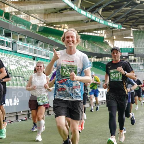 13.09.2026 - 21. swb-Marathon Bremen Michael Burmester http://msf.ph/oto/10427205 13.09.2026 13:25:35 Laufen im Stadion 202, 213, 294, 505, 530, 543, 548, 645, 723, 752, 815, 818, 966, 1283, 1410, 1443, 1459, 1463, 1471, 1473, 1487, 1491, 1504, 1515, 1530, 1561, 1618, 1744, 1828, 1830, 1953, 2058, 2059, 2095, 2211, 2267, 2271, 2298, 2308, 2312, 2323, 2354, 2382, 2384, 2483, 2497, 2506, 2508, 2554, 2558, 2571, 2591, 2592, 2644, 2656, 2675, 2752, 2762, 2776, 2833, 2878, 2896, 2970, 2981, 3005, 3047, 3062, 3097, 3142, 3172, 3211, 3259, 3298, 3306, 3329, 3359, 3381, 3390, 3433 meine-sportfotos.de