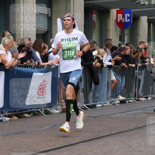 13.09.2026 - 21. swb-Marathon Bremen Strokosch-Dieckow http://msf.ph/oto/10427206 13.09.2026 13:07:04 Ziel 1863, 2706, 3043, 3118, 4743, 4808, 6053, 7636, 7803, 7876, 8060, 8098, 8467, 8980, 9927, 521, 749, 1009, 1540, 3127, 3794, 3973, 4574, 6784, 8580, 8888, 9708 meine-sportfotos.de