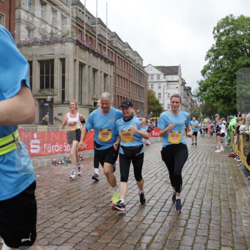13.09.2026 - Kiel Lauf Yannick Fuchs http://msf.ph/oto/10427217 13.09.2026 11:06:06 Ziel 799, 1111, 1359, 2781, 2782, 3618, 4392, 4980, 5187, 5229, 6307, 7045, 7452, 7942, 8295, 8452, 9757, 10830, 11218, 11372, 12048, 12133, 12356, 12646, 12647, 2365, 2959, 3352, 3475, 4058, 4148, 4153, 4764, 4979, 5526, 5756, 5888, 5925, 5954, 6162, 6668, 6823, 7899, 8323, 8498, 8879, 9016, 9279, 9480, 9589, 9747, 10386, 10557, 10599, 11049, 11618, 12012, 12233, 12649, 458, 560, 631, 710, 824, 2179, 3201, 3966, 4095, 4614, 5141, 8163, 8400, 9781 meine-sportfotos.de