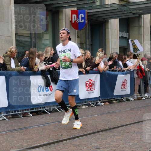13.09.2026 - 21. swb-Marathon Bremen Strokosch-Dieckow http://msf.ph/oto/10427226 13.09.2026 13:07:05 Ziel 819, 1863, 2706, 3043, 3118, 4743, 4808, 6053, 7636, 7803, 7876, 8060, 8098, 8467, 8980, 9927, 521, 749, 1540, 3127, 3794, 3973, 4574, 6053, 6784, 8580, 8888, 9708 meine-sportfotos.de