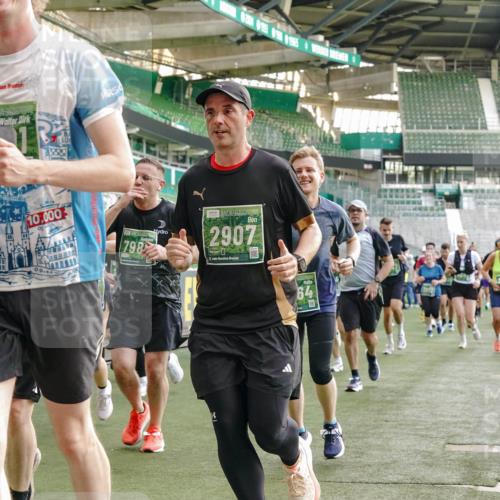 13.09.2026 - 21. swb-Marathon Bremen Michael Burmester http://msf.ph/oto/10427243 13.09.2026 13:25:36 Laufen im Stadion 202, 213, 294, 505, 530, 543, 548, 645, 723, 752, 815, 818, 966, 1283, 1410, 1443, 1459, 1463, 1471, 1473, 1487, 1491, 1504, 1515, 1530, 1561, 1618, 1744, 1828, 1830, 1953, 2058, 2059, 2095, 2211, 2267, 2271, 2298, 2308, 2312, 2323, 2354, 2382, 2384, 2483, 2497, 2506, 2508, 2554, 2558, 2571, 2591, 2592, 2644, 2656, 2675, 2752, 2762, 2776, 2833, 2878, 2896, 2970, 2981, 3005, 3047, 3062, 3097, 3142, 3172, 3211, 3259, 3298, 3306, 3329, 3359, 3381, 3390, 3433 meine-sportfotos.de