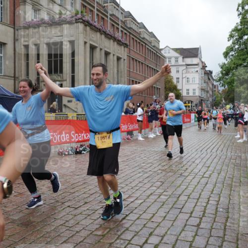 13.09.2026 - Kiel Lauf Yannick Fuchs http://msf.ph/oto/10427244 13.09.2026 11:06:10 Ziel 799, 824, 1111, 1359, 2781, 2782, 3618, 4980, 5229, 7045, 7452, 7942, 8163, 8295, 8400, 8452, 9781, 10830, 11028, 11029, 11372, 12048, 12686, 1359, 2959, 3475, 4058, 4148, 4153, 4392, 4764, 4979, 4980, 5187, 5526, 5756, 5925, 6162, 6307, 6668, 6823, 7942, 8295, 8323, 8452, 8498, 8879, 9016, 9279, 9757, 10386, 10557, 10599, 10830, 11049, 11218, 11618, 12012, 12133, 12233, 12356, 12646, 12647, 12649, 458, 560, 631, 710, 2179, 3201, 3966, 4095, 4614, 5141 meine-sportfotos.de