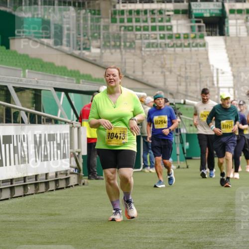 13.09.2026 - 21. swb-Marathon Bremen Michael Burmester http://msf.ph/oto/10427263 13.09.2026 10:51:22 Laufen im Stadion 10387, 10533, 10534, 10573, 10627, 10650, 10667, 10968, 11025, 11031, 11161, 11195, 11266, 11352, 11496, 11780, 11807, 12377, 12408, 12535, 12546, 10264, 10292, 10349, 10407, 10440, 10732, 10789, 10925, 10933, 11104, 11262, 11423, 11443, 11541, 11573, 11579, 11639, 11663, 11698, 11980, 12083, 12157, 12340, 12444, 12471, 12472, 12542, 12561 meine-sportfotos.de