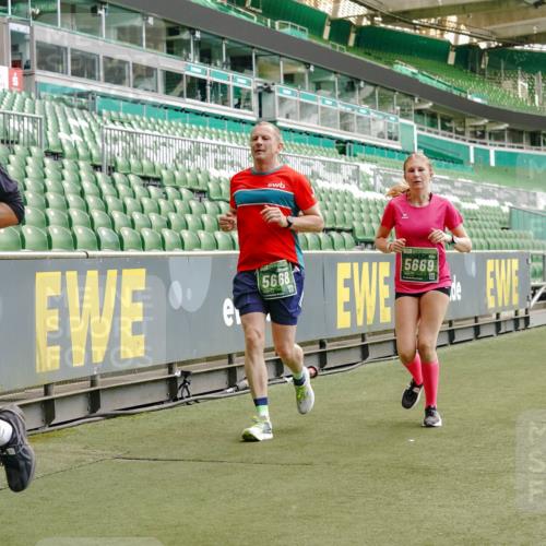 13.09.2026 - 21. swb-Marathon Bremen Michael Burmester http://msf.ph/oto/10427308 13.09.2026 13:02:28 Laufen im Stadion 150, 282, 318, 440, 531, 722, 930, 936, 946, 1006, 1014, 1067, 1163, 1250, 1436, 1448, 1460, 1582, 1611, 1896, 2033, 2047, 2062, 2276, 2292, 2345, 2364, 2370, 2378, 2421, 2491, 2513, 2561, 2627, 2638, 2666, 2668, 2779, 2900, 2987, 3013, 3044, 3114, 3135, 3163, 3164, 3187, 3248, 3258, 3294, 3334, 3372, 3374, 3375, 3392, 3460, 3496, 3526, 3527, 3576, 3585, 3603, 3667, 3721, 3806, 3852, 3893, 3938, 3970, 3983, 4000, 4077, 4133, 4506, 4558 meine-sportfotos.de