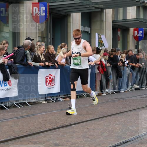 13.09.2026 - 21. swb-Marathon Bremen Strokosch-Dieckow http://msf.ph/oto/10427347 13.09.2026 13:07:12 Ziel 819, 2135, 2706, 3043, 3118, 4743, 4808, 4990, 5570, 5976, 7803, 8060, 8098, 8467, 8611, 8737, 9035, 749, 1540, 1863, 3794, 3973, 6053, 7636, 7876, 8888, 8980, 9708, 9927 meine-sportfotos.de
