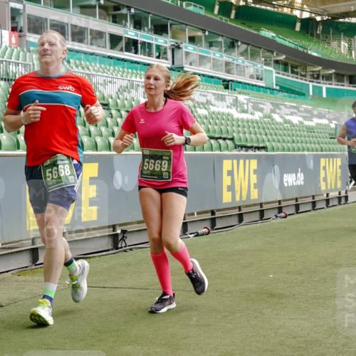 13.09.2026 - 21. swb-Marathon Bremen Michael Burmester http://msf.ph/oto/10427363 13.09.2026 13:02:29 Laufen im Stadion 150, 282, 318, 440, 531, 722, 930, 936, 946, 1006, 1014, 1067, 1163, 1250, 1436, 1448, 1460, 1582, 1611, 1896, 2033, 2047, 2062, 2276, 2292, 2345, 2364, 2370, 2378, 2421, 2491, 2513, 2627, 2638, 2666, 2668, 2779, 2900, 2987, 3013, 3044, 3114, 3135, 3163, 3164, 3187, 3248, 3258, 3294, 3334, 3360, 3372, 3374, 3375, 3392, 3460, 3496, 3526, 3527, 3576, 3585, 3603, 3667, 3721, 3806, 3852, 3893, 3938, 3970, 3983, 4000, 4077, 4133, 4506, 4558 meine-sportfotos.de