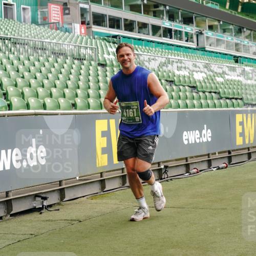 13.09.2026 - 21. swb-Marathon Bremen Michael Burmester http://msf.ph/oto/10427387 13.09.2026 13:02:32 Laufen im Stadion 150, 282, 440, 531, 722, 762, 930, 936, 940, 946, 1006, 1014, 1067, 1163, 1250, 1436, 1448, 1460, 1582, 1611, 1896, 2033, 2047, 2062, 2276, 2292, 2345, 2364, 2370, 2378, 2421, 2491, 2513, 2638, 2666, 2668, 2779, 2900, 2987, 3013, 3044, 3114, 3135, 3163, 3164, 3187, 3248, 3258, 3294, 3334, 3360, 3372, 3374, 3375, 3392, 3460, 3496, 3526, 3527, 3576, 3585, 3603, 3667, 3721, 3806, 3852, 3893, 3938, 3970, 3983, 4000, 4077, 4133, 4506, 4558 meine-sportfotos.de