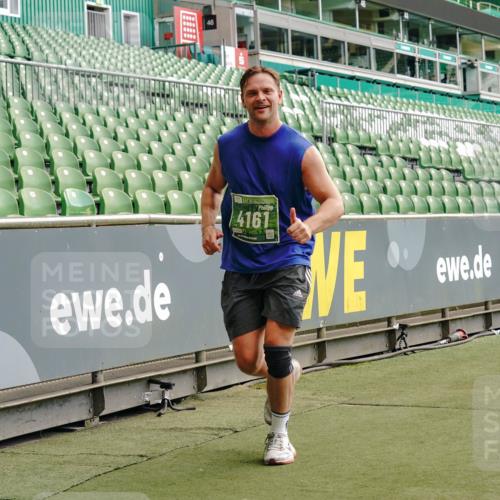 13.09.2026 - 21. swb-Marathon Bremen Michael Burmester http://msf.ph/oto/10427425 13.09.2026 13:02:32 Laufen im Stadion 150, 282, 440, 531, 722, 762, 930, 936, 940, 946, 1006, 1014, 1067, 1163, 1250, 1436, 1448, 1460, 1582, 1611, 1896, 2033, 2047, 2062, 2276, 2292, 2345, 2364, 2370, 2378, 2421, 2491, 2513, 2638, 2666, 2668, 2779, 2900, 2987, 3013, 3044, 3114, 3135, 3163, 3164, 3187, 3248, 3258, 3294, 3334, 3360, 3372, 3374, 3375, 3392, 3460, 3496, 3526, 3527, 3576, 3585, 3603, 3667, 3721, 3806, 3852, 3893, 3938, 3970, 3983, 4000, 4077, 4133, 4506, 4558 meine-sportfotos.de
