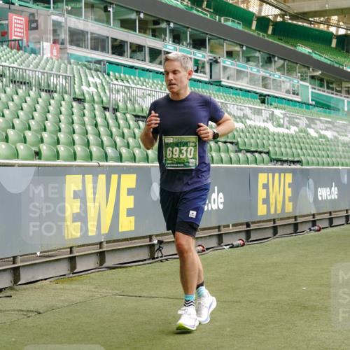 13.09.2026 - 21. swb-Marathon Bremen Michael Burmester http://msf.ph/oto/10427439 13.09.2026 13:02:34 Laufen im Stadion 150, 282, 440, 531, 722, 762, 930, 936, 940, 946, 1006, 1014, 1067, 1163, 1250, 1436, 1448, 1460, 1582, 1611, 1896, 2033, 2047, 2062, 2276, 2292, 2345, 2364, 2378, 2421, 2491, 2513, 2638, 2666, 2668, 2779, 2900, 2987, 3013, 3044, 3114, 3135, 3163, 3164, 3187, 3248, 3258, 3294, 3334, 3360, 3372, 3374, 3375, 3392, 3460, 3496, 3526, 3527, 3576, 3585, 3603, 3667, 3721, 3806, 3852, 3893, 3938, 3970, 3983, 4000, 4077, 4133, 4506, 4558 meine-sportfotos.de