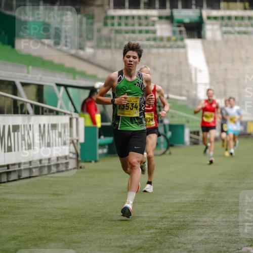 13.09.2026 - 21. swb-Marathon Bremen Michael Burmester http://msf.ph/oto/10427474 13.09.2026 10:18:13 Laufen im Stadion 12457, 12458, 13504, 13510, 13517, 13522, 13533, 13534, 13536, 13542, 13543, 13554, 13561, 13564, 13569, 13571, 13572, 13573, 13576, 13579, 13582, 13599, 13602, 13603, 13604, 13618, 13622, 13623, 13630, 13632, 13638, 13639, 13643, 13525, 13627 meine-sportfotos.de
