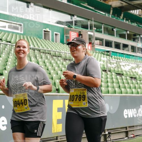 13.09.2026 - 21. swb-Marathon Bremen Michael Burmester http://msf.ph/oto/10427505 13.09.2026 10:51:44 Laufen im Stadion 10387, 10533, 10534, 10573, 10650, 10967, 10968, 11017, 11025, 11161, 11195, 11266, 11341, 11352, 11444, 11496, 11538, 11807, 12377, 12408, 12535, 12546, 10264, 10292, 10407, 10413, 10440, 10732, 10754, 10789, 10925, 11104, 11262, 11423, 11443, 11541, 11663, 11698, 11980, 12083, 12157, 12340, 12444, 12471, 12472, 12542, 12561 meine-sportfotos.de