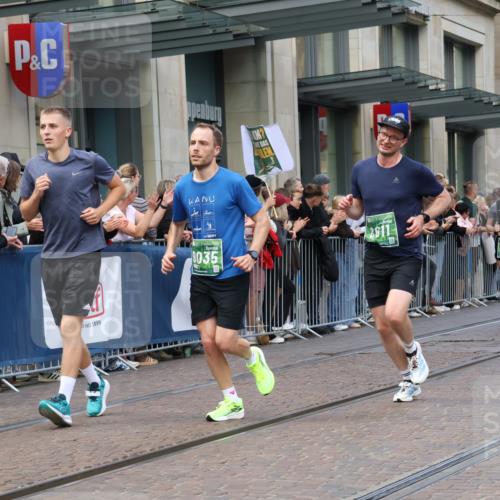 13.09.2026 - 21. swb-Marathon Bremen Strokosch-Dieckow http://msf.ph/oto/10427537 13.09.2026 13:07:23 Ziel 819, 969, 2135, 4732, 4852, 4990, 5570, 5976, 7558, 7803, 8060, 8467, 8611, 8737, 9035, 9356, 1540, 1863, 2706, 3043, 3118, 4743, 4808, 6053, 7636, 7876, 8060, 8098, 8980, 9927 meine-sportfotos.de
