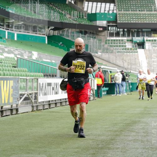 13.09.2026 - 21. swb-Marathon Bremen Michael Burmester http://msf.ph/oto/10427539 13.09.2026 10:51:50 Laufen im Stadion 10387, 10533, 10534, 10573, 10650, 10967, 10968, 11017, 11025, 11161, 11195, 11341, 11352, 11444, 11496, 11538, 11807, 12377, 12408, 12535, 12546, 10264, 10292, 10407, 10413, 10440, 10732, 10754, 10789, 10925, 11104, 11254, 11262, 11423, 11443, 11541, 11663, 11698, 11851, 11942, 11980, 12083, 12157, 12340, 12444, 12471, 12472, 12542, 12561 meine-sportfotos.de