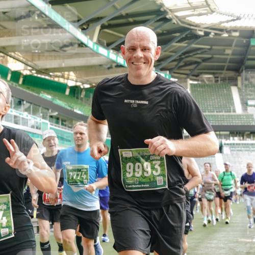 13.09.2026 - 21. swb-Marathon Bremen Michael Burmester http://msf.ph/oto/10427543 13.09.2026 13:25:47 Laufen im Stadion 202, 213, 294, 505, 530, 543, 645, 723, 815, 818, 966, 1077, 1283, 1410, 1443, 1459, 1463, 1473, 1487, 1491, 1504, 1515, 1530, 1561, 1618, 1744, 1828, 1830, 1953, 2058, 2059, 2095, 2211, 2267, 2271, 2298, 2308, 2312, 2323, 2354, 2382, 2384, 2497, 2506, 2508, 2554, 2558, 2576, 2591, 2592, 2644, 2656, 2675, 2752, 2762, 2817, 2833, 2878, 2896, 2965, 2970, 2981, 3005, 3047, 3062, 3097, 3142, 3172, 3211, 3259, 3298, 3306, 3329, 3359, 3381, 3390, 3433, 3629 meine-sportfotos.de