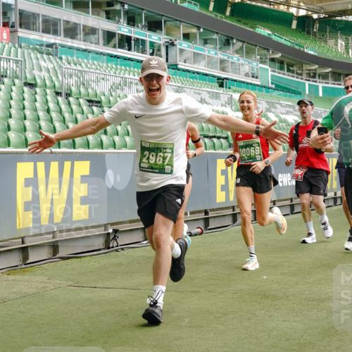 13.09.2026 - 21. swb-Marathon Bremen Michael Burmester http://msf.ph/oto/10427565 13.09.2026 13:02:36 Laufen im Stadion 150, 282, 531, 722, 762, 930, 936, 940, 946, 1006, 1014, 1067, 1163, 1250, 1436, 1448, 1460, 1582, 1611, 1896, 2033, 2047, 2062, 2276, 2292, 2345, 2364, 2378, 2421, 2491, 2513, 2638, 2666, 2668, 2779, 2900, 2987, 3013, 3044, 3114, 3135, 3163, 3164, 3187, 3248, 3258, 3294, 3334, 3360, 3372, 3374, 3375, 3392, 3460, 3496, 3526, 3527, 3576, 3585, 3603, 3667, 3721, 3806, 3852, 3893, 3938, 3970, 3983, 4000, 4077, 4133, 4506, 4558 meine-sportfotos.de