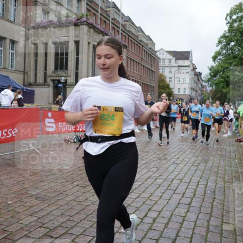 13.09.2026 - Kiel Lauf Yannick Fuchs http://msf.ph/oto/10427570 13.09.2026 11:06:49 Ziel 2041, 3213, 5565, 6931, 7145, 7329, 8029, 8704, 8822, 9467, 9729, 11559, 219, 458, 560, 631, 710, 805, 824, 2179, 3201, 3712, 3966, 4095, 4312, 4421, 4614, 5141, 5403, 5435, 6124, 6125, 6754, 7008, 7664, 8299, 8400, 8429, 9022, 9182, 9781, 9830, 10143, 10329, 10497, 10537, 10545, 10841, 11900, 12188, 12195, 1294, 1894, 3004, 3401, 4683, 4945, 5527, 6541, 6734, 7741, 8911, 9218, 10591, 10977, 824, 3966, 8163, 8400, 9781 meine-sportfotos.de