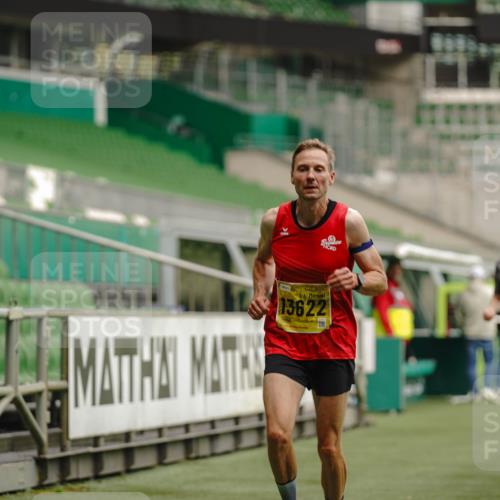 13.09.2026 - 21. swb-Marathon Bremen Michael Burmester http://msf.ph/oto/10427589 13.09.2026 10:18:20 Laufen im Stadion 11652, 12457, 12458, 13504, 13510, 13522, 13533, 13534, 13536, 13542, 13543, 13550, 13554, 13561, 13564, 13569, 13571, 13572, 13573, 13576, 13579, 13581, 13582, 13599, 13602, 13603, 13604, 13618, 13622, 13630, 13632, 13638, 13639, 13643, 13525, 13627 meine-sportfotos.de