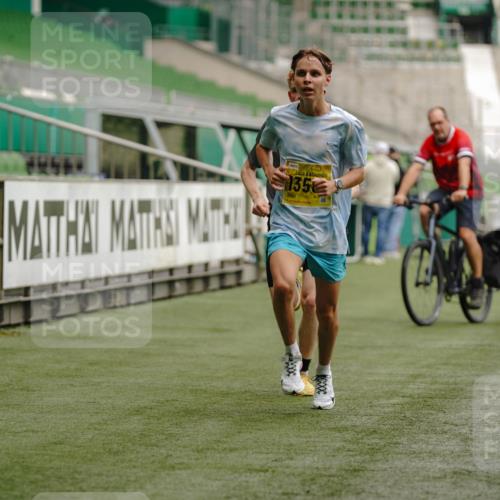 13.09.2026 - 21. swb-Marathon Bremen Michael Burmester http://msf.ph/oto/10427599 13.09.2026 10:18:21 Laufen im Stadion 11652, 12457, 12458, 13504, 13510, 13522, 13533, 13534, 13536, 13543, 13550, 13554, 13561, 13564, 13569, 13571, 13572, 13573, 13576, 13579, 13581, 13582, 13599, 13602, 13603, 13604, 13618, 13622, 13630, 13632, 13638, 13639, 13643, 13525, 13627 meine-sportfotos.de