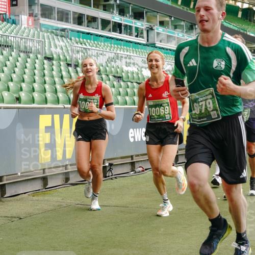 13.09.2026 - 21. swb-Marathon Bremen Michael Burmester http://msf.ph/oto/10427604 13.09.2026 13:02:37 Laufen im Stadion 150, 282, 531, 722, 762, 930, 936, 940, 946, 1006, 1014, 1067, 1163, 1250, 1436, 1448, 1460, 1582, 1611, 1896, 2033, 2047, 2062, 2276, 2292, 2345, 2364, 2378, 2421, 2491, 2513, 2638, 2666, 2668, 2779, 2900, 2987, 3013, 3044, 3114, 3135, 3163, 3164, 3187, 3248, 3258, 3294, 3334, 3360, 3372, 3374, 3375, 3392, 3460, 3496, 3526, 3527, 3576, 3585, 3603, 3667, 3721, 3806, 3846, 3852, 3893, 3938, 3970, 3983, 4000, 4077, 4133, 4506, 4558 meine-sportfotos.de