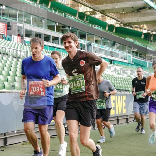 13.09.2026 - 21. swb-Marathon Bremen Michael Burmester http://msf.ph/oto/10427632 13.09.2026 13:25:51 Laufen im Stadion 202, 213, 294, 505, 530, 543, 645, 723, 815, 818, 833, 966, 1077, 1283, 1410, 1443, 1459, 1463, 1473, 1487, 1491, 1504, 1515, 1530, 1561, 1618, 1744, 1828, 1830, 1953, 2058, 2059, 2095, 2211, 2267, 2271, 2273, 2298, 2308, 2323, 2354, 2382, 2384, 2428, 2497, 2506, 2508, 2554, 2558, 2576, 2591, 2592, 2644, 2656, 2675, 2752, 2762, 2817, 2833, 2878, 2896, 2965, 2970, 2981, 3005, 3047, 3062, 3097, 3142, 3172, 3211, 3259, 3298, 3306, 3329, 3359, 3390, 3433, 3629 meine-sportfotos.de