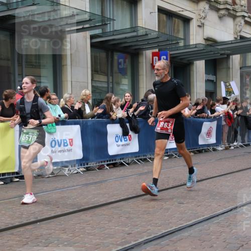 13.09.2026 - 21. swb-Marathon Bremen Strokosch-Dieckow http://msf.ph/oto/10427633 13.09.2026 13:07:26 Ziel 819, 969, 2135, 4732, 4852, 4990, 5570, 5976, 7558, 7803, 8611, 8737, 9035, 9356, 1540, 1863, 2706, 3043, 3118, 4743, 4808, 6053, 7636, 7876, 8060, 8098, 8467, 8980, 9927 meine-sportfotos.de