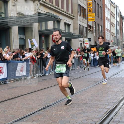 13.09.2026 - 21. swb-Marathon Bremen Strokosch-Dieckow http://msf.ph/oto/10427665 13.09.2026 13:07:28 Ziel 819, 969, 2135, 4732, 4852, 4990, 5570, 5976, 7558, 7803, 8611, 8737, 9035, 9356, 13160, 1540, 1863, 2706, 3043, 3118, 4743, 4808, 6053, 7636, 7876, 8060, 8098, 8467, 8980, 9927 meine-sportfotos.de