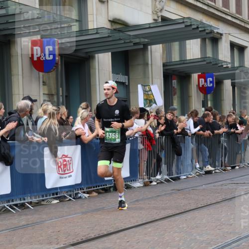 13.09.2026 - 21. swb-Marathon Bremen Strokosch-Dieckow http://msf.ph/oto/10427729 13.09.2026 13:07:31 Ziel 969, 2135, 4732, 4852, 4990, 5570, 5976, 7558, 8611, 8737, 9035, 9356, 13160, 819, 1863, 2135, 2706, 3043, 3118, 4743, 4808, 7636, 7803, 7876, 8060, 8098, 8467, 8980, 9927 meine-sportfotos.de