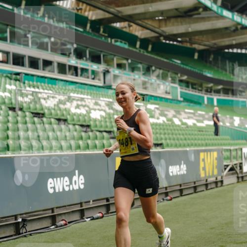 13.09.2026 - 21. swb-Marathon Bremen Michael Burmester http://msf.ph/oto/10427749 13.09.2026 10:18:37 Laufen im Stadion 10475, 11481, 11652, 12457, 12458, 13504, 13522, 13533, 13534, 13536, 13541, 13543, 13550, 13554, 13561, 13564, 13569, 13571, 13572, 13573, 13576, 13581, 13582, 13599, 13602, 13603, 13604, 13618, 13622, 13630, 13632, 13638, 13639, 13643, 13525, 13627 meine-sportfotos.de