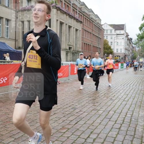 13.09.2026 - Kiel Lauf Yannick Fuchs http://msf.ph/oto/10427796 13.09.2026 11:07:12 Ziel 102, 583, 1294, 2305, 3004, 3401, 5527, 6265, 6726, 6734, 7741, 9125, 10762, 10977, 11481, 12412, 1894, 2041, 3213, 3401, 4312, 4683, 4945, 5565, 6541, 6931, 7145, 7329, 7664, 7741, 8029, 8704, 8822, 8911, 9218, 9467, 9729, 10591, 11559, 733, 885, 1344, 1587, 1601, 4214, 5123, 5561, 5901, 6380, 10924, 11443, 12184, 219, 3712, 4312, 4421, 5565, 7008, 7664, 8704, 9022, 9830, 11559, 12188 meine-sportfotos.de