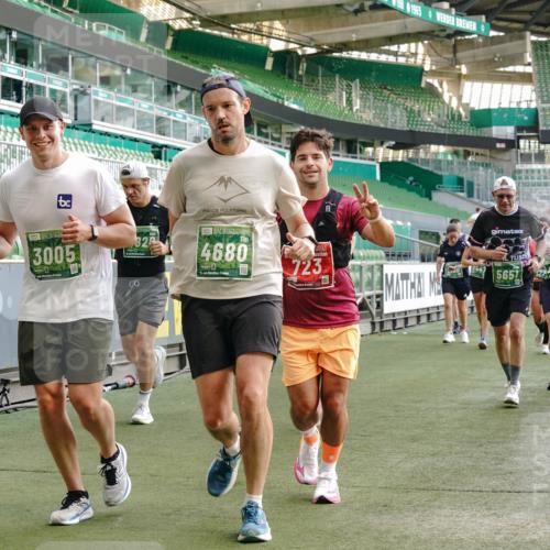 13.09.2026 - 21. swb-Marathon Bremen Michael Burmester http://msf.ph/oto/10427816 13.09.2026 13:25:58 Laufen im Stadion 202, 213, 294, 390, 505, 530, 543, 645, 723, 815, 818, 833, 966, 1077, 1283, 1410, 1443, 1459, 1473, 1487, 1491, 1504, 1515, 1530, 1561, 1618, 1744, 1828, 1830, 1953, 2058, 2059, 2211, 2267, 2271, 2273, 2298, 2308, 2354, 2382, 2384, 2428, 2497, 2506, 2508, 2554, 2558, 2576, 2582, 2591, 2592, 2644, 2656, 2675, 2752, 2762, 2817, 2833, 2878, 2896, 2965, 2970, 2981, 3005, 3047, 3062, 3084, 3097, 3142, 3172, 3211, 3259, 3306, 3329, 3359, 3390, 3433, 3629 meine-sportfotos.de
