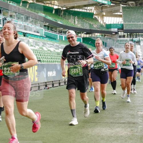 13.09.2026 - 21. swb-Marathon Bremen Michael Burmester http://msf.ph/oto/10427866 13.09.2026 13:26:00 Laufen im Stadion 202, 213, 294, 390, 505, 530, 543, 645, 723, 815, 818, 833, 966, 1077, 1283, 1410, 1443, 1459, 1473, 1487, 1491, 1504, 1515, 1530, 1561, 1618, 1744, 1828, 1830, 1953, 2058, 2059, 2211, 2267, 2271, 2273, 2298, 2308, 2309, 2354, 2382, 2384, 2428, 2497, 2506, 2508, 2554, 2558, 2576, 2582, 2591, 2592, 2644, 2656, 2675, 2752, 2762, 2817, 2833, 2878, 2896, 2965, 2970, 2981, 3005, 3047, 3062, 3084, 3097, 3142, 3172, 3211, 3259, 3306, 3329, 3359, 3390, 3433, 3629 meine-sportfotos.de