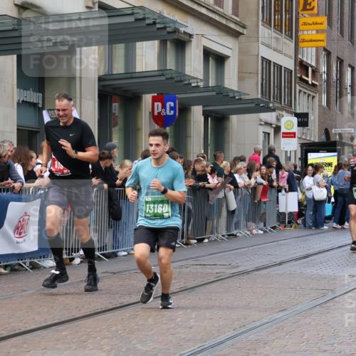 13.09.2026 - 21. swb-Marathon Bremen Strokosch-Dieckow http://msf.ph/oto/10427875 13.09.2026 13:07:42 Ziel 969, 2098, 2266, 2844, 4732, 4852, 6692, 13091, 13160, 819, 969, 2135, 2706, 3043, 4743, 4852, 4990, 5570, 5976, 7558, 7803, 8060, 8098, 8467, 8611, 8737, 9035, 9356 meine-sportfotos.de