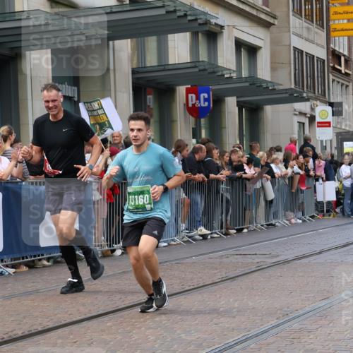 13.09.2026 - 21. swb-Marathon Bremen Strokosch-Dieckow http://msf.ph/oto/10427884 13.09.2026 13:07:42 Ziel 969, 2098, 2266, 2844, 4732, 4852, 6692, 13091, 13160, 819, 969, 2135, 2706, 3043, 4743, 4852, 4990, 5570, 5976, 7558, 7803, 8060, 8098, 8467, 8611, 8737, 9035, 9356 meine-sportfotos.de