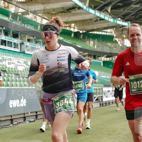 13.09.2026 - 21. swb-Marathon Bremen Michael Burmester http://msf.ph/oto/10427927 13.09.2026 13:02:44 Laufen im Stadion 150, 282, 531, 596, 722, 762, 930, 936, 940, 946, 1006, 1014, 1067, 1163, 1250, 1436, 1458, 1460, 1582, 1611, 1896, 2033, 2047, 2062, 2276, 2292, 2345, 2364, 2378, 2421, 2434, 2513, 2625, 2638, 2666, 2668, 2779, 2900, 2934, 2987, 3013, 3044, 3114, 3135, 3163, 3164, 3187, 3248, 3258, 3294, 3334, 3360, 3374, 3392, 3460, 3496, 3510, 3527, 3576, 3585, 3597, 3603, 3667, 3721, 3806, 3846, 3852, 3859, 3893, 3938, 3970, 3983, 4000, 4077, 4133, 4506, 4558 meine-sportfotos.de