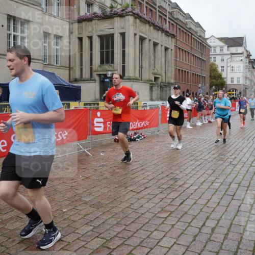 13.09.2026 - Kiel Lauf Yannick Fuchs http://msf.ph/oto/10427935 13.09.2026 11:07:30 Ziel 733, 885, 1344, 1587, 1601, 2905, 4214, 5123, 5138, 5139, 5542, 5554, 5638, 6380, 6690, 7625, 9064, 10924, 11443, 12184, 12706, 102, 583, 1294, 1894, 2305, 3004, 3401, 4683, 4945, 5527, 5561, 5901, 6265, 6541, 6726, 6734, 7741, 8911, 9125, 9218, 10591, 10762, 10924, 10977, 11481, 12412, 94, 311, 356, 656, 660, 1136, 1637, 2940, 3986, 4983, 5095, 6086, 6727, 7035, 9604, 10244, 10873, 11015, 11407, 12013, 12267, 12730, 1894, 2041, 3213, 4683, 4945, 6931, 8822 meine-sportfotos.de