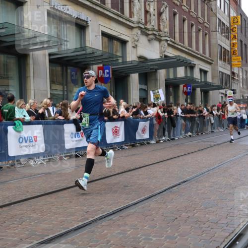 13.09.2026 - 21. swb-Marathon Bremen Strokosch-Dieckow http://msf.ph/oto/10427973 13.09.2026 13:07:50 Ziel 2098, 2266, 2844, 3808, 4247, 5594, 6692, 13091, 13160, 819, 969, 2135, 4732, 4852, 4990, 5570, 5976, 7558, 7803, 8467, 8611, 8737, 9035, 9356 meine-sportfotos.de