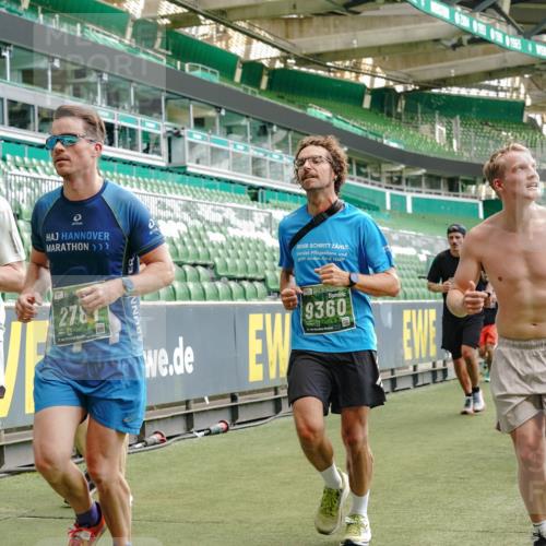 13.09.2026 - 21. swb-Marathon Bremen Michael Burmester http://msf.ph/oto/10428008 13.09.2026 13:02:46 Laufen im Stadion 150, 282, 488, 531, 596, 722, 762, 930, 936, 940, 946, 1006, 1014, 1067, 1163, 1250, 1436, 1458, 1460, 1611, 1771, 1896, 2033, 2047, 2062, 2276, 2292, 2345, 2364, 2378, 2421, 2434, 2513, 2625, 2638, 2666, 2668, 2779, 2900, 2934, 2977, 2987, 3013, 3044, 3114, 3135, 3163, 3164, 3187, 3248, 3258, 3294, 3334, 3360, 3374, 3392, 3402, 3460, 3496, 3510, 3527, 3576, 3585, 3597, 3603, 3667, 3721, 3806, 3846, 3852, 3859, 3893, 3938, 3970, 3983, 4000, 4077, 4133, 4506, 4558 meine-sportfotos.de