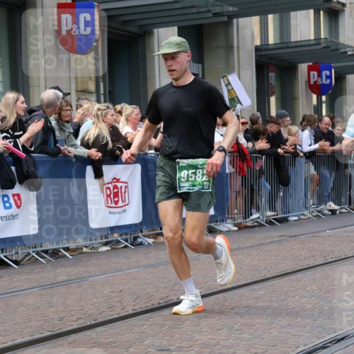 13.09.2026 - 21. swb-Marathon Bremen Strokosch-Dieckow http://msf.ph/oto/10428119 13.09.2026 13:08:03 Ziel 339, 678, 1335, 1696, 2098, 2266, 2844, 3808, 4082, 4247, 4888, 5424, 5594, 8655, 9084, 9582, 969, 2844, 4732, 4852, 6692, 7558, 9356, 13091, 13160 meine-sportfotos.de