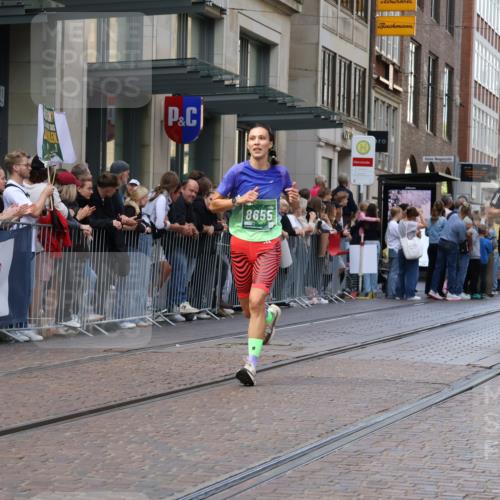 13.09.2026 - 21. swb-Marathon Bremen Strokosch-Dieckow http://msf.ph/oto/10428212 13.09.2026 13:08:09 Ziel 339, 678, 715, 1335, 1696, 3808, 4082, 4247, 4888, 5424, 5594, 7064, 8655, 9084, 9582, 2098, 2266, 2844, 4732, 6692, 13091, 13160 meine-sportfotos.de