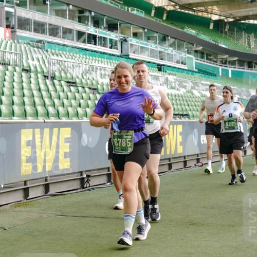 13.09.2026 - 21. swb-Marathon Bremen Michael Burmester http://msf.ph/oto/10428223 13.09.2026 13:26:15 Laufen im Stadion 202, 213, 294, 364, 390, 505, 530, 543, 645, 815, 818, 833, 966, 1077, 1283, 1410, 1443, 1459, 1473, 1487, 1504, 1515, 1530, 1561, 1618, 1700, 1744, 1828, 1830, 1953, 2058, 2059, 2267, 2271, 2273, 2298, 2308, 2309, 2354, 2382, 2384, 2388, 2404, 2428, 2506, 2508, 2542, 2558, 2576, 2582, 2591, 2592, 2656, 2675, 2752, 2762, 2817, 2833, 2878, 2896, 2965, 2970, 2981, 3005, 3047, 3050, 3062, 3084, 3097, 3142, 3172, 3211, 3259, 3329, 3359, 3390, 3433, 3540, 3629 meine-sportfotos.de
