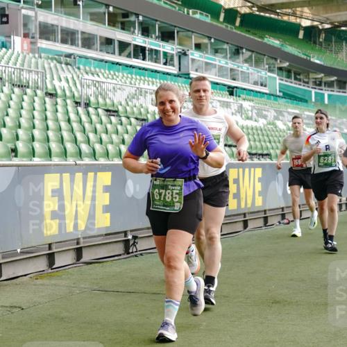 13.09.2026 - 21. swb-Marathon Bremen Michael Burmester http://msf.ph/oto/10428231 13.09.2026 13:26:15 Laufen im Stadion 202, 213, 294, 364, 390, 505, 530, 543, 645, 815, 818, 833, 966, 1077, 1283, 1410, 1443, 1459, 1473, 1487, 1504, 1515, 1530, 1561, 1618, 1700, 1744, 1828, 1830, 1953, 2058, 2059, 2267, 2271, 2273, 2298, 2308, 2309, 2354, 2382, 2384, 2388, 2404, 2428, 2506, 2508, 2542, 2558, 2576, 2582, 2591, 2592, 2656, 2675, 2752, 2762, 2817, 2833, 2878, 2896, 2965, 2970, 2981, 3005, 3047, 3050, 3062, 3084, 3097, 3142, 3172, 3211, 3259, 3329, 3359, 3390, 3433, 3540, 3629 meine-sportfotos.de