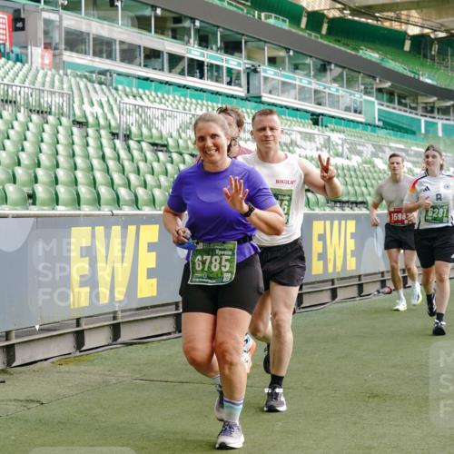 13.09.2026 - 21. swb-Marathon Bremen Michael Burmester http://msf.ph/oto/10428241 13.09.2026 13:26:15 Laufen im Stadion 202, 213, 294, 364, 390, 505, 530, 543, 645, 815, 818, 833, 966, 1077, 1283, 1410, 1443, 1459, 1473, 1487, 1504, 1515, 1530, 1561, 1618, 1700, 1744, 1828, 1830, 1953, 2058, 2059, 2267, 2271, 2273, 2298, 2308, 2309, 2354, 2382, 2384, 2388, 2404, 2428, 2506, 2508, 2542, 2558, 2576, 2582, 2591, 2592, 2656, 2675, 2752, 2762, 2817, 2833, 2878, 2896, 2965, 2970, 2981, 3005, 3047, 3050, 3062, 3084, 3097, 3142, 3172, 3211, 3259, 3329, 3359, 3390, 3433, 3540, 3629 meine-sportfotos.de