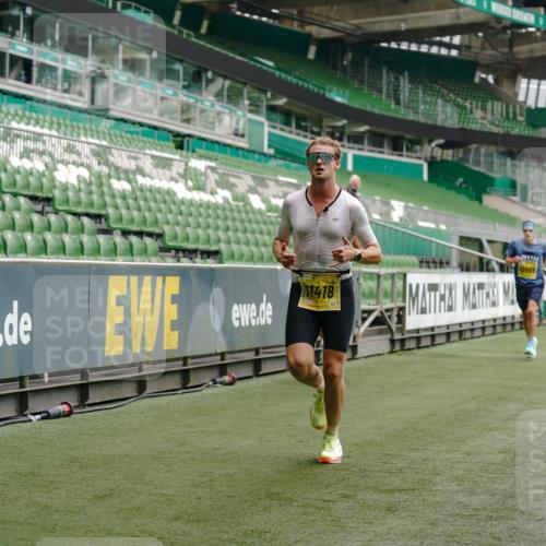 13.09.2026 - 21. swb-Marathon Bremen Michael Burmester http://msf.ph/oto/10428246 13.09.2026 10:19:33 Laufen im Stadion 10366, 10475, 10994, 11197, 11418, 11481, 11512, 11652, 12358, 12413, 12457, 13505, 13530, 13533, 13534, 13536, 13540, 13541, 13543, 13550, 13554, 13560, 13564, 13571, 13573, 13581, 13582, 13599, 13601, 13602, 13605, 13610, 13618, 13622, 13632, 13633, 13638, 13639, 13643, 10597, 12272, 13501, 13515, 13517, 13525, 13542, 13547, 13567, 13623, 13627, 13635 meine-sportfotos.de
