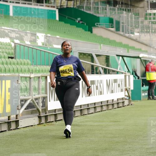 13.09.2026 - 21. swb-Marathon Bremen Michael Burmester http://msf.ph/oto/10428287 13.09.2026 10:53:33 Laufen im Stadion 10317, 10967, 11017, 11341, 11444, 11538, 12163, 12416, 10413, 10573, 10627, 10667, 10710, 10754, 11031, 11254, 11266, 11712, 11780, 11851, 11942, 12440 meine-sportfotos.de